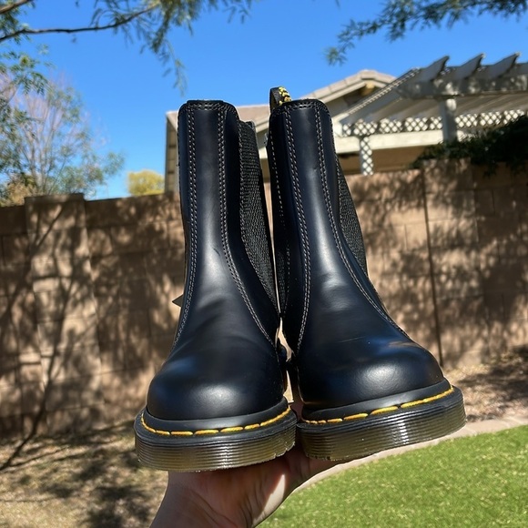 NWT DR MARTENS 2976 Hi Smooth Leather Chelsea Boots! - Picture 9 of 16